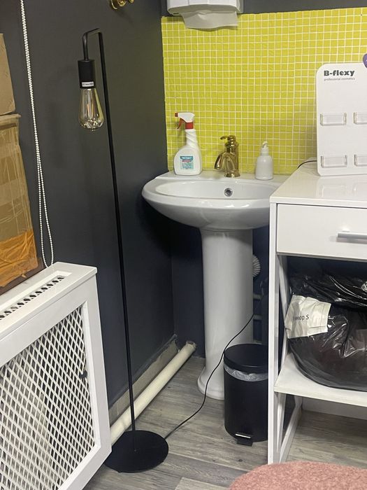 Раковина тюльпан в хорошем состояни, 10 тыс+смеситель 10 тыс = 20 тыс