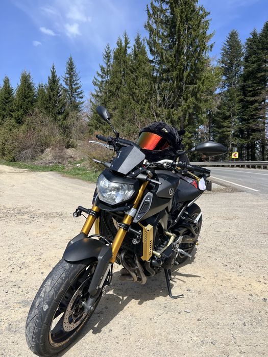 Yamaha mt 09 (2015)