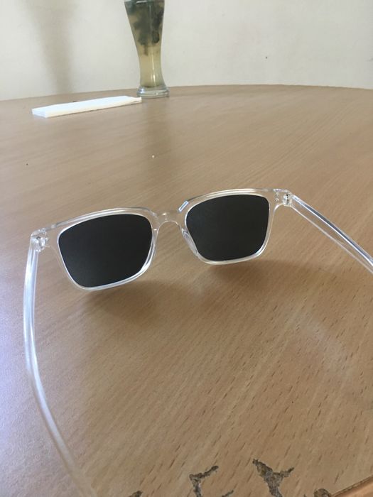 очки солнцезащитный