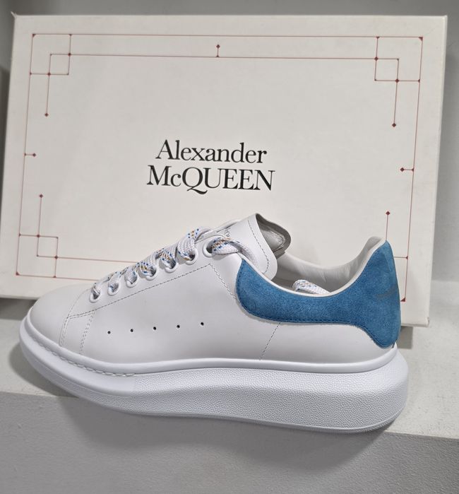 Alexander McQueen кецове