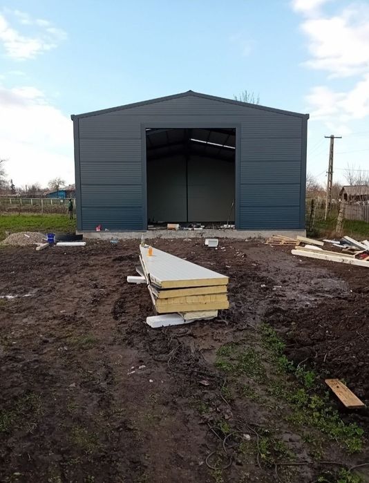 Vindem hale metalicie 15 lungime 10 deschidere 4 la strasna