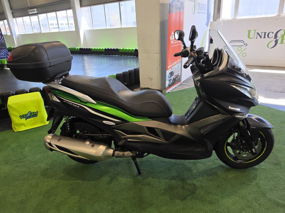Kawasaki J300 Maxi Scooter