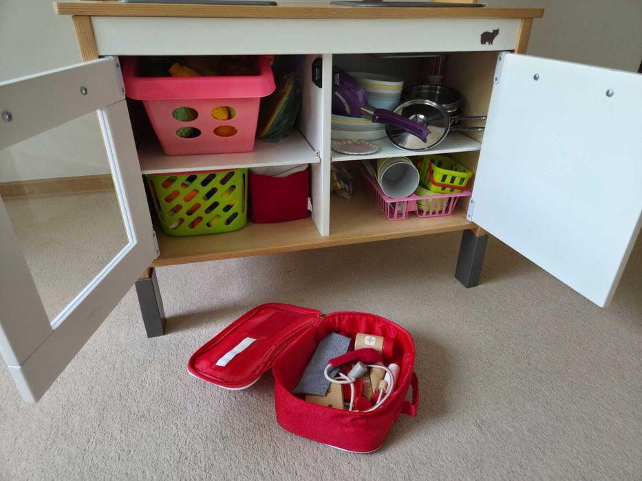 Bucatarie copii IKEA DUKTIG + multe accesorii, plita functionala