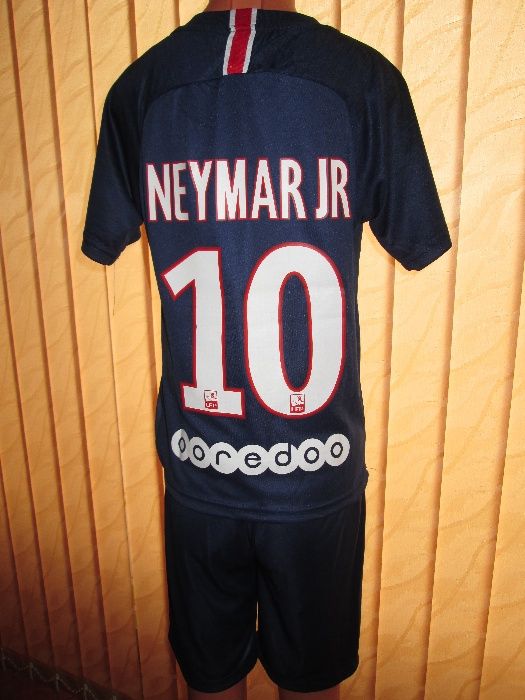 РЕТРО екипи ПСЖ Неймар 2019 : 104 и 176 р-р и Ман.Ю Санчес : 140 р-р