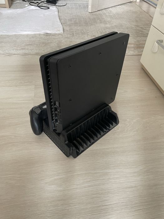 Продам срочно пс4 slim