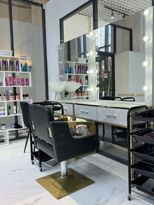 Продам 2 шт кресло парикмахерское