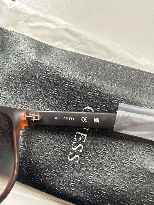 Слънчеви очила Guess