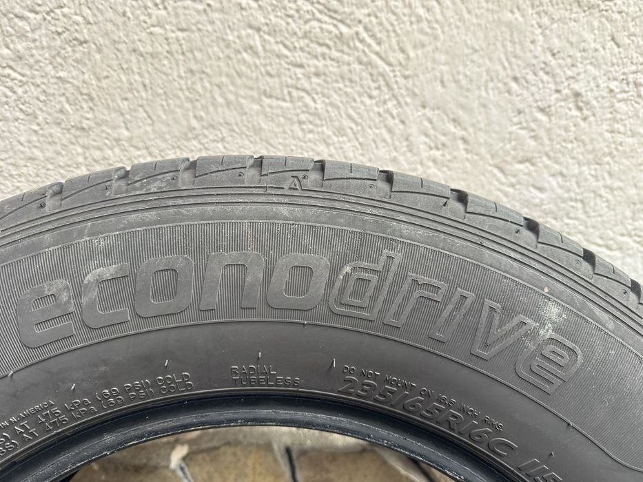 235 65 16C Dunlop