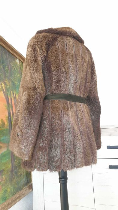 Haina din blana naturala de nutrie marimea M Impecabila