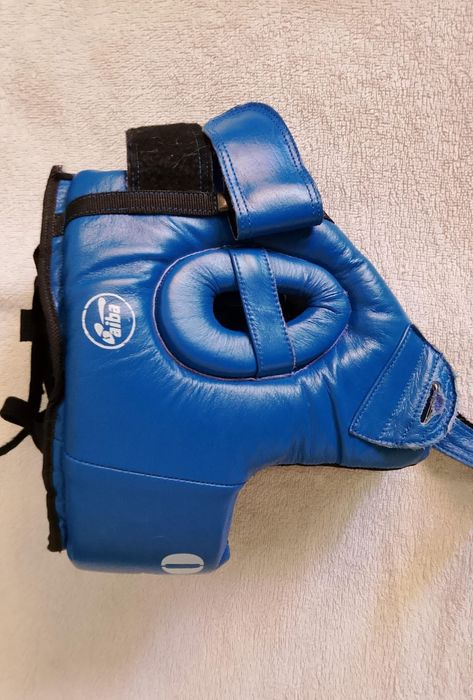 Перчатки и шлем. Новые.