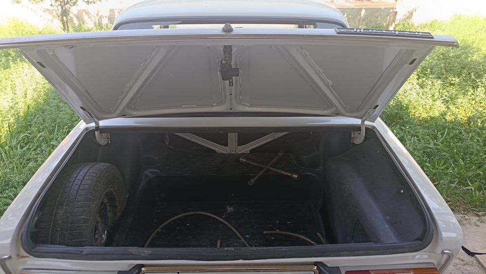 Vaz 2106 sotiladi