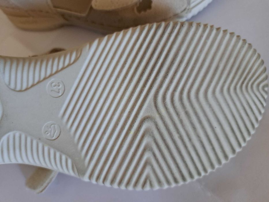 Сандали бежеви RIEKER №37,естествен велур