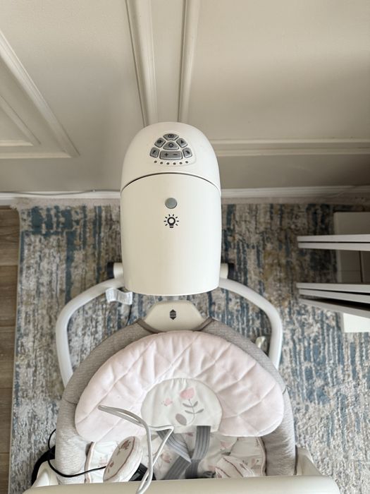 Продам шезлонг Joie