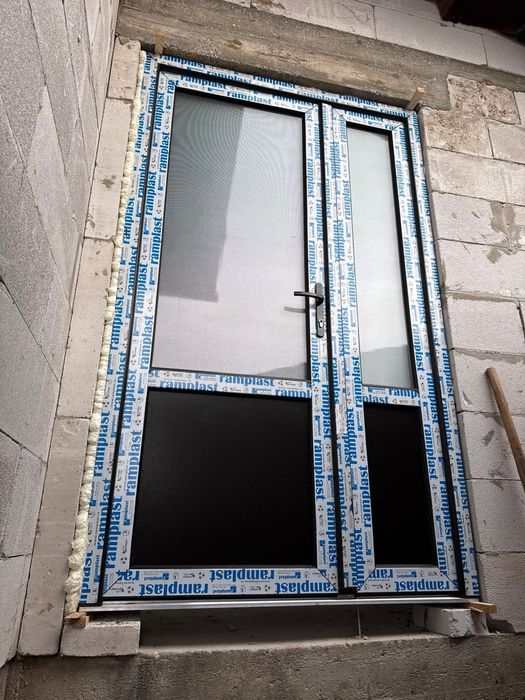 Tamplarie PVC - Termoapne usi de la 999