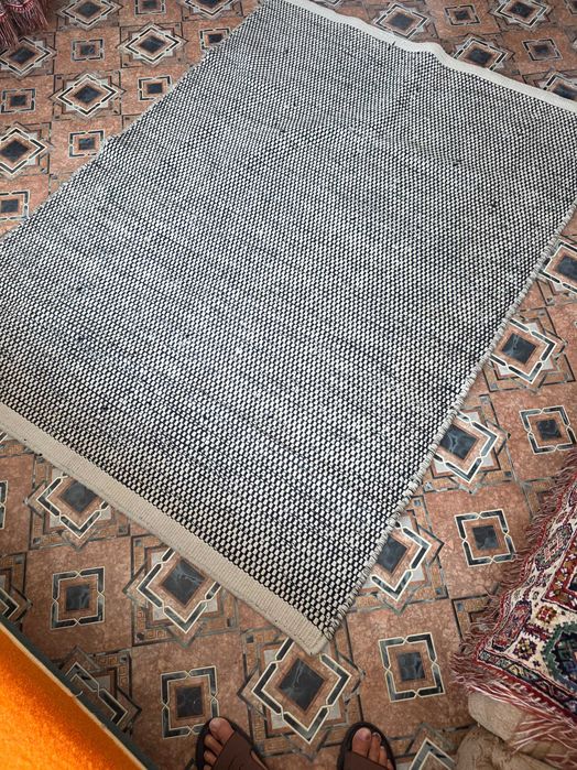 Индийски ръчно изработен килим