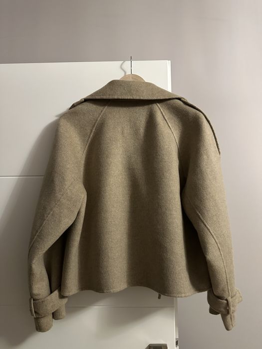 Вълнено късо палто MASSIMO DUTTI