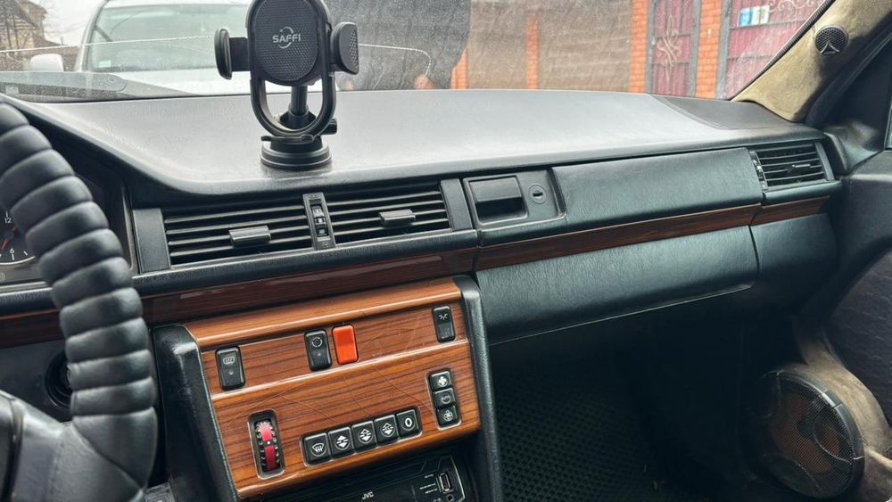 Продам Мерседес W 124