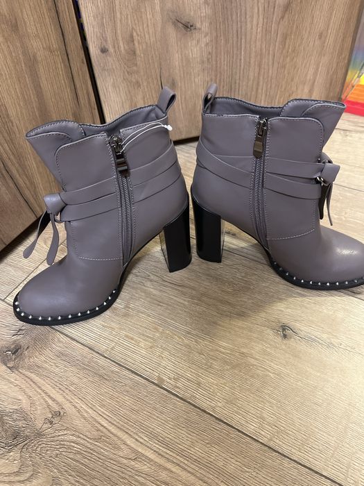 Продам осенние сапоги