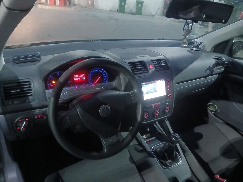 Vând golf 5  înmatriculat