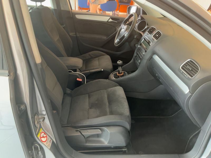 Volkswagen Golf VI 1.6 TDI Highline 2010