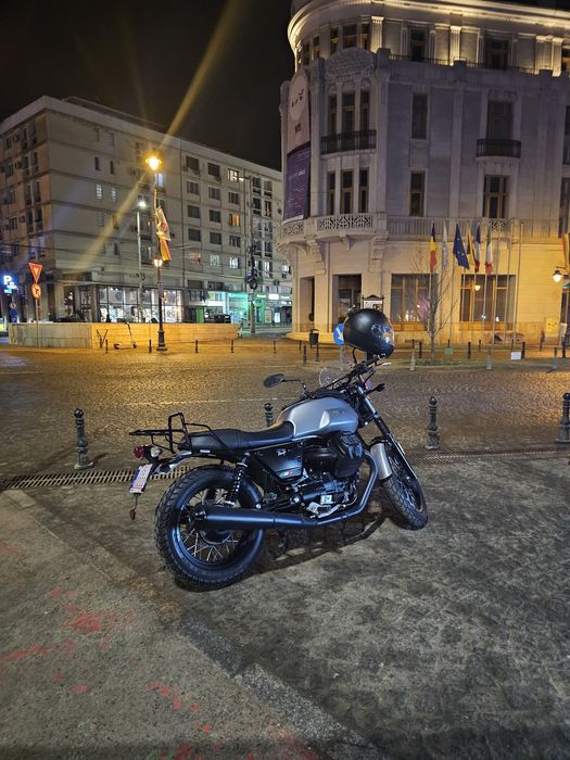 Moto Guzzi V7 III Rough 2020