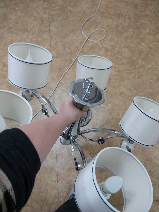 Продается люстра!!