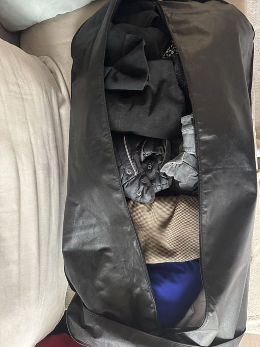 Чували с дрехи Massimo Dutti, Zara, Reserved и др.