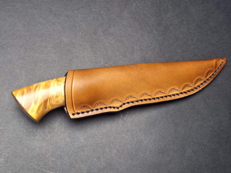 Ловен нож от дамаска стомана VG10 с кожена кания