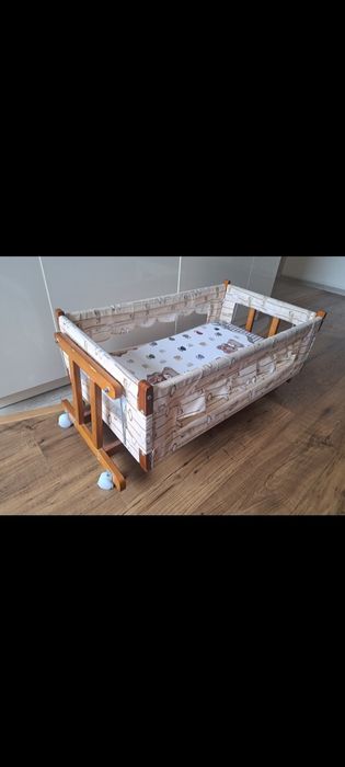 Манеж с люлькой.