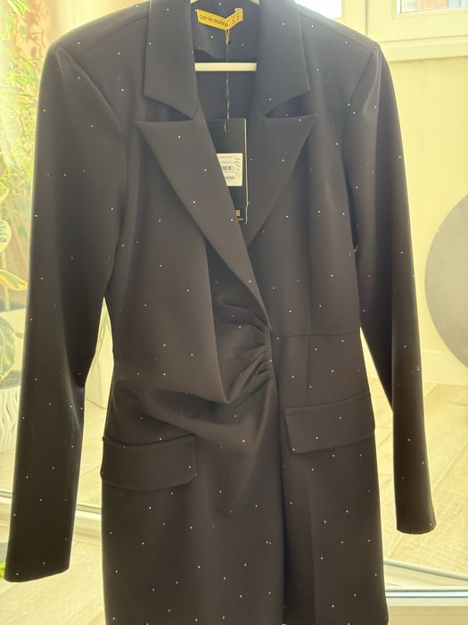 Продам платья новыне