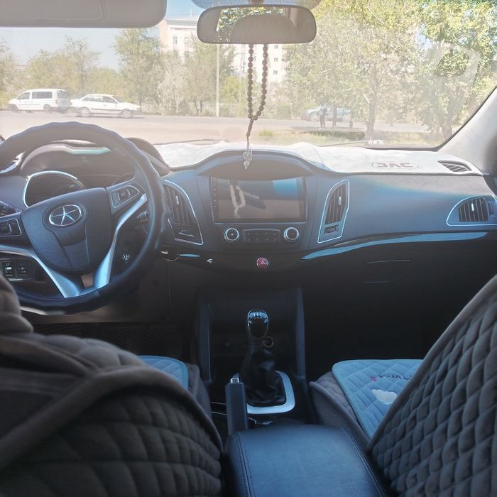 Автомобиль Жак S5 2019