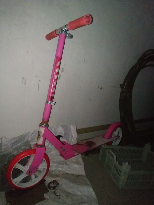 Продам самокат (требует замены подшипника)