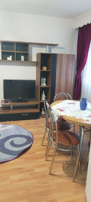 Dau spre inchiriere apartament cu 2 camere mobilat