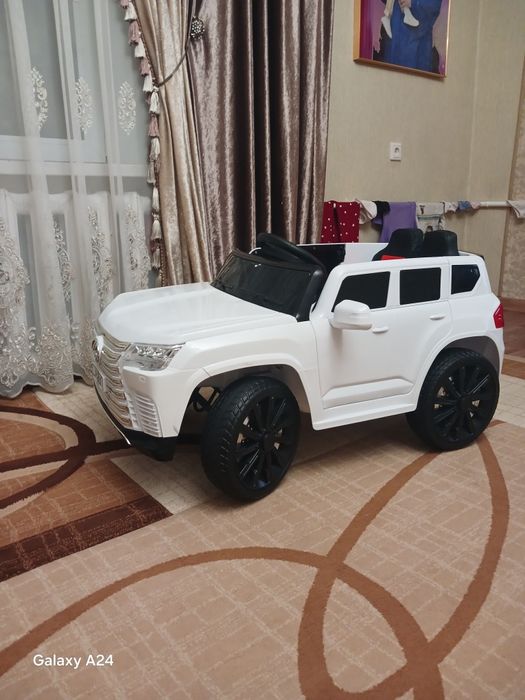 Продам детскую машину