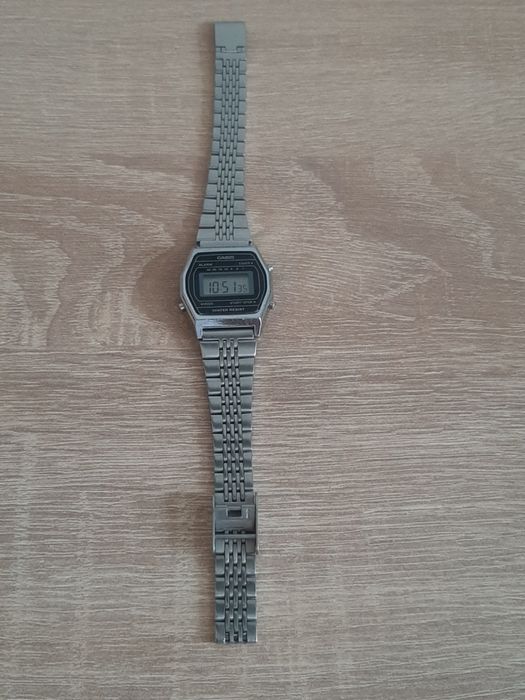 Ceas Casio Vintage LA690W Argintiu / Ceas Casio Vintage, model LA670W, culoare aurie (gold).