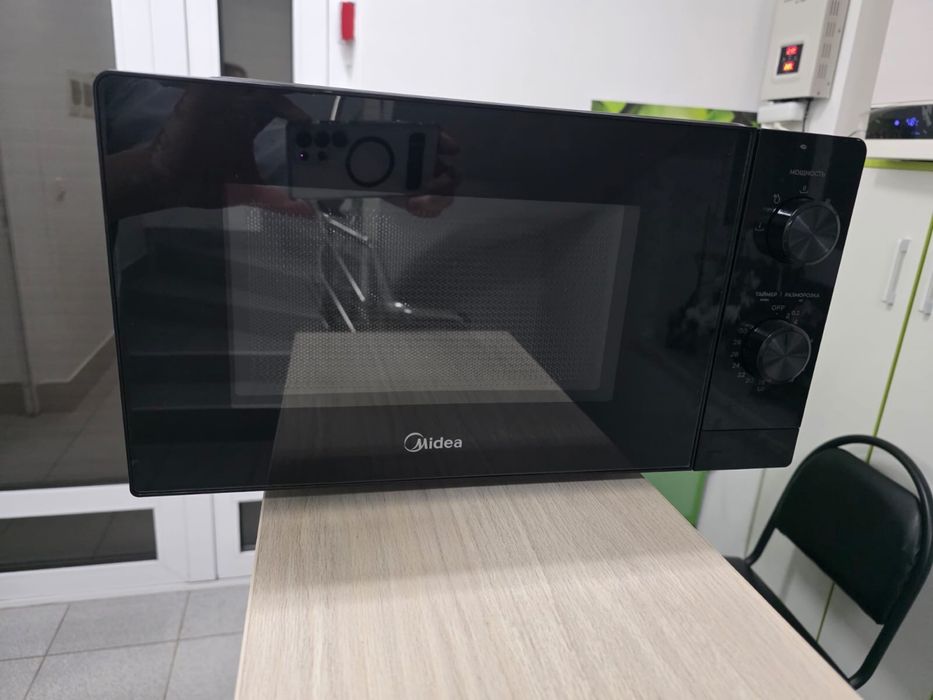 Микроволновка Midea