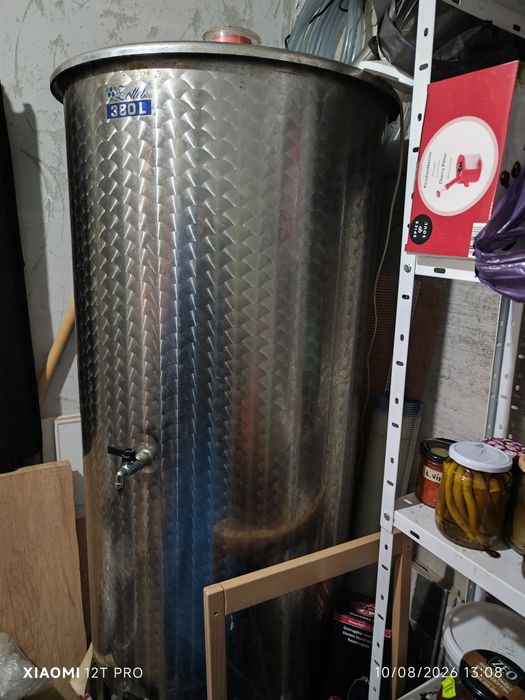 Vand Cisterna inox alimentar (18/10) 380 L pt fermentare/pastrare vin fund inclinat 3 robineti