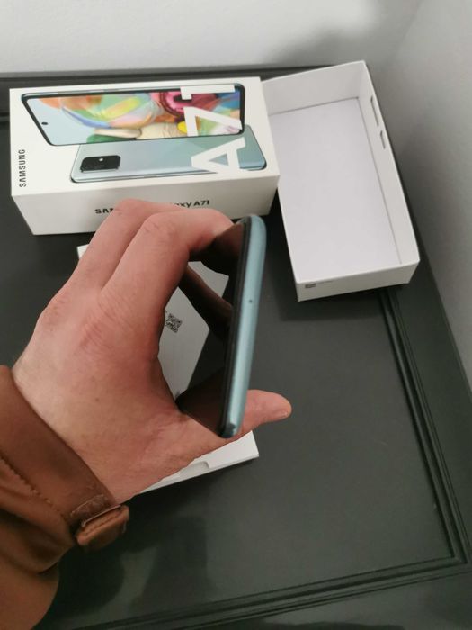 Продавам Samsung Galaxy A71