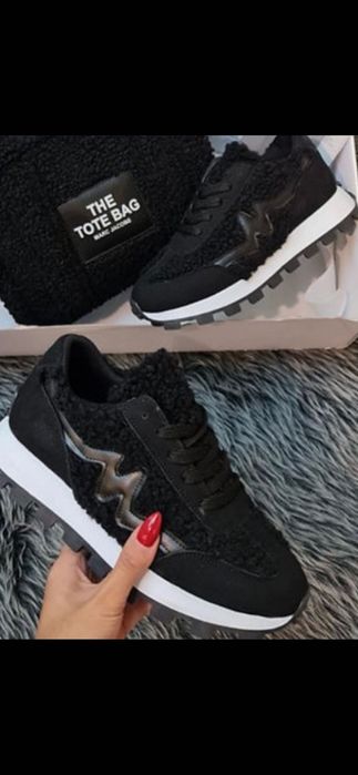 Дамски намалени маратонки