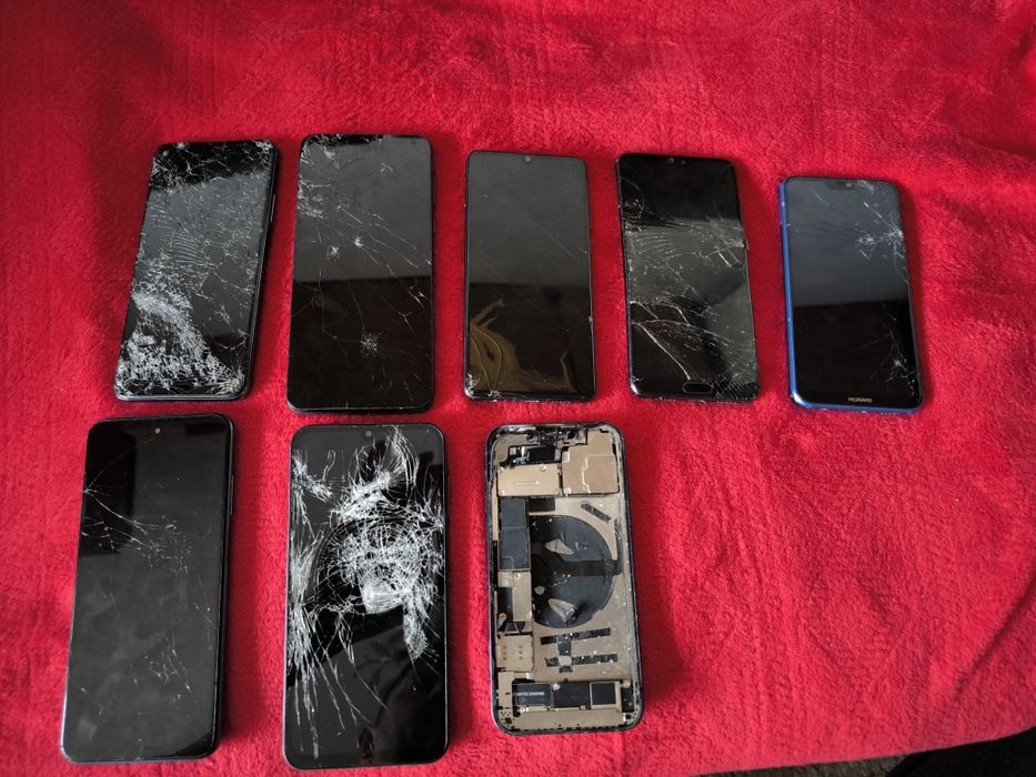 8 telefoane pentru piese sau reparație ecrane sparte
