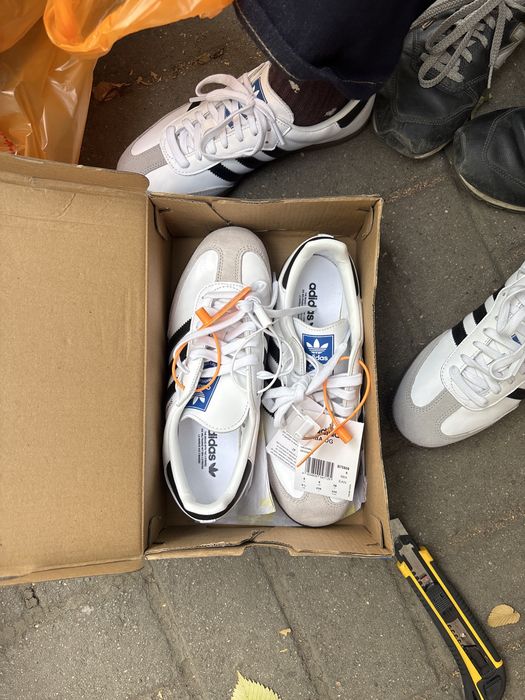 Продам абсолютно новые adidas samba og
