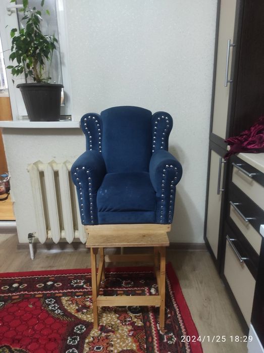 Продам стульчик для ребенка