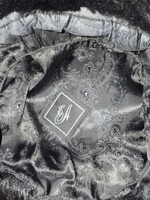 Продам ушанку женскую чёрную.