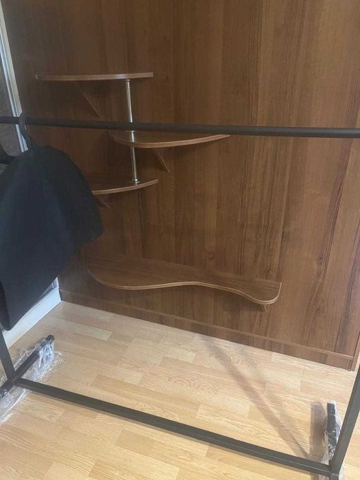 Продам вешалку напольную