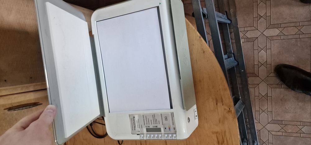 Продам принтера бушные вроде работают