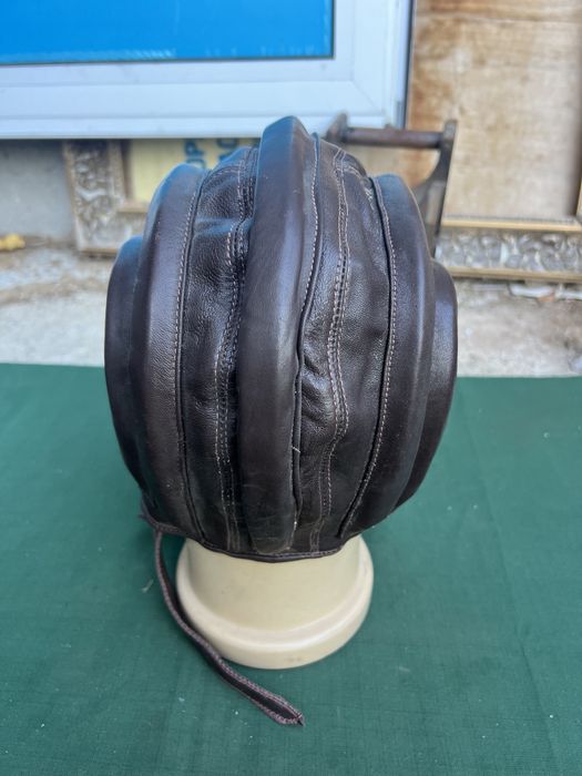 Продавам кожено боне