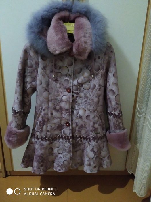 Продам дублёнку детскую