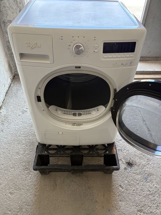 Сушилня Whirlpool с термопомпа 9 кг.