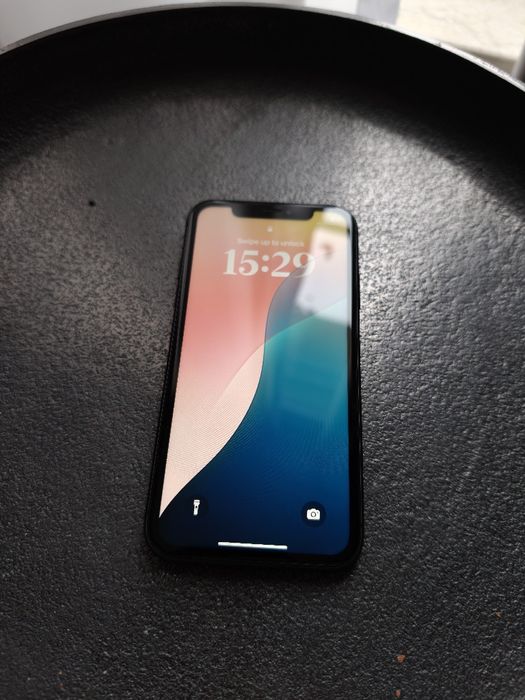 iPhone 11, ca nou, 64GB, 93% sănătate baterie