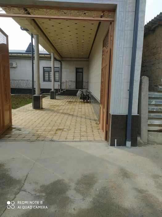 Hovli uchastka sotiladi